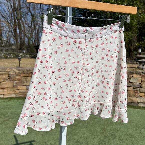 Cream Skirt with Coral and Mauve Flowers - Picture 4 of 9